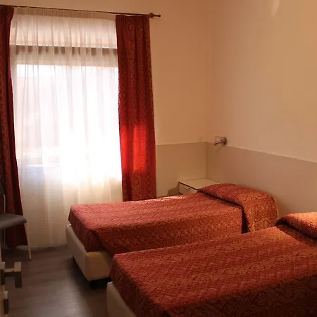 ホテル アラ ビアンカ 3*