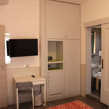 ホテル アラ ビアンカ マルゲーラ