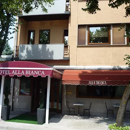 阿拉比安卡酒店 3* 马格拉